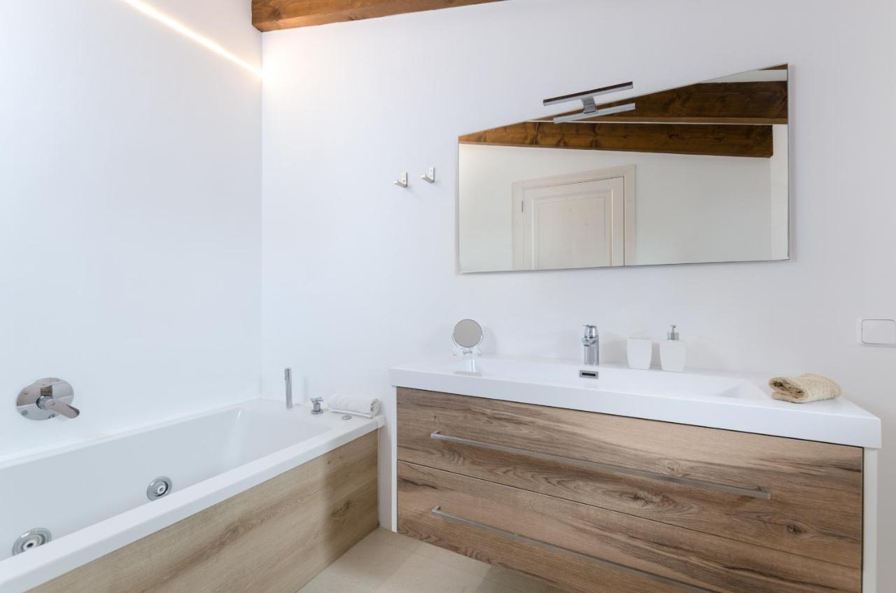 Yourhouse Sa Riba Feriehus
